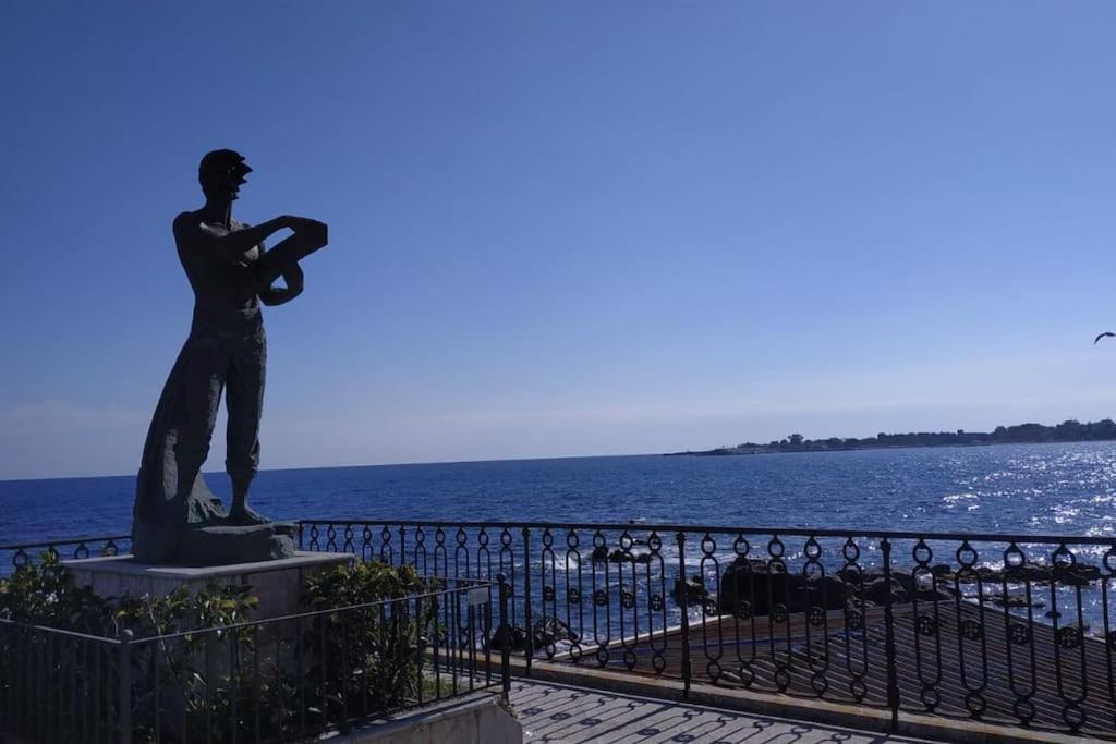 Casa Gioia Lägenhet Giardini Naxos Exteriör bild