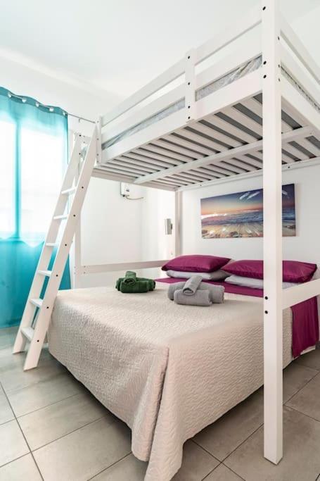 Casa Gioia Lägenhet Giardini Naxos Exteriör bild